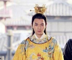 皇上摔倒皇后吃瓜,皇后吃瓜见证皇上意外摔倒