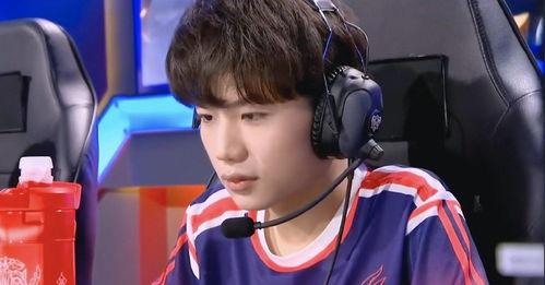 吃瓜九尾,网络红人的崛起与影响力