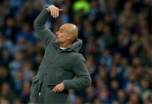 瓜迪奥拉吃小孩棉花糖,甜蜜瞬间引发热议