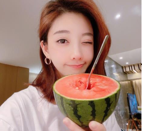 粉丝吃瓜场面,揭秘娱乐圈幕后风云